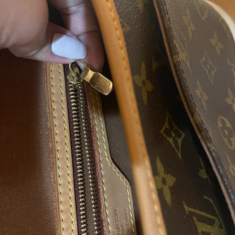 Louis Vuitton Sologne Bag - Picture 12 of 16